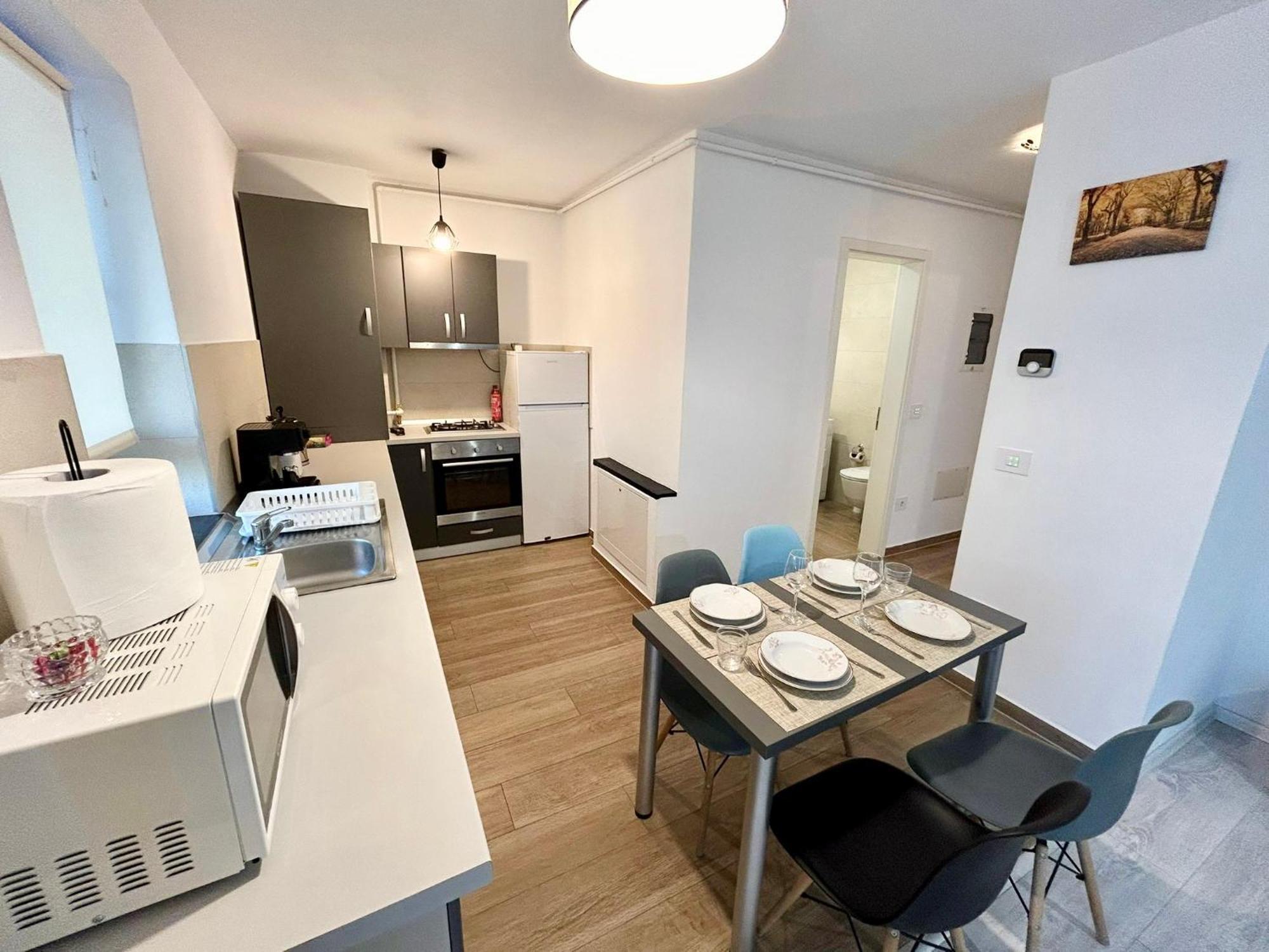 Jad - Luxury 3 Rooms & 2 Rooms Apartments In Kasper, Near Coresi Mall บราชอฟ ภายนอก รูปภาพ