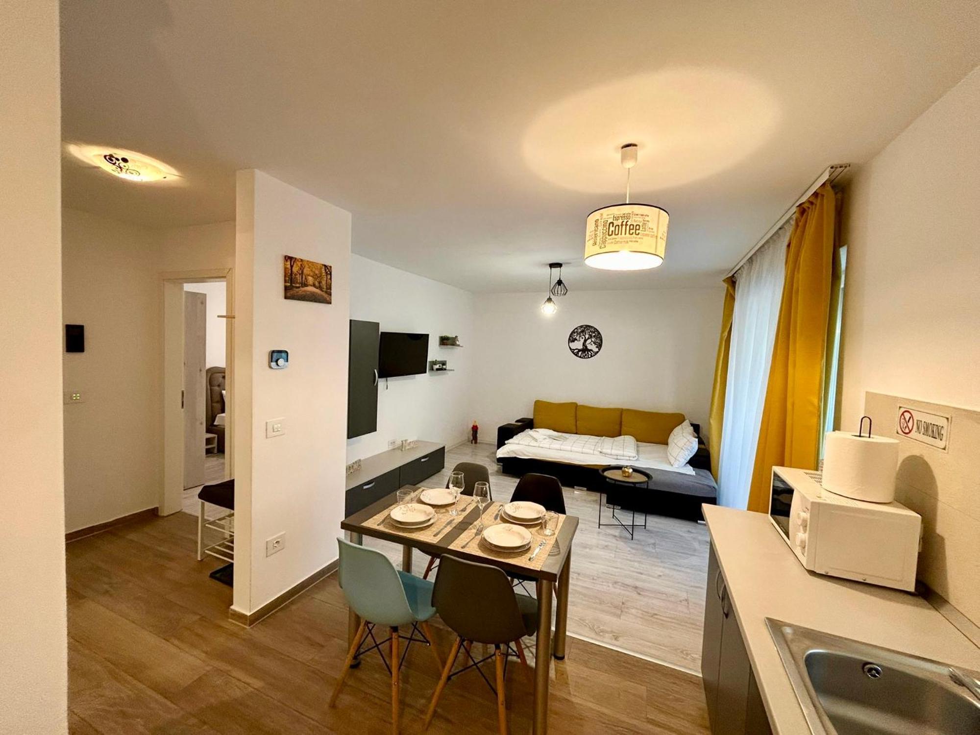 Jad - Luxury 3 Rooms & 2 Rooms Apartments In Kasper, Near Coresi Mall บราชอฟ ภายนอก รูปภาพ