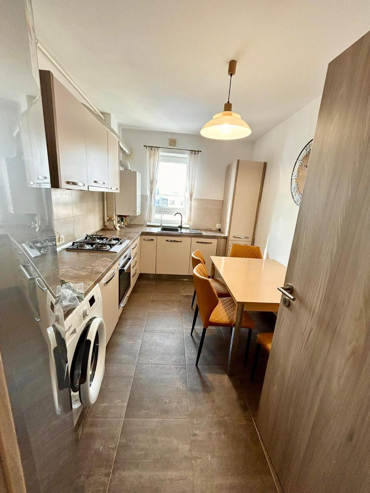 Jad - Luxury 3 Rooms & 2 Rooms Apartments In Kasper, Near Coresi Mall บราชอฟ ภายนอก รูปภาพ