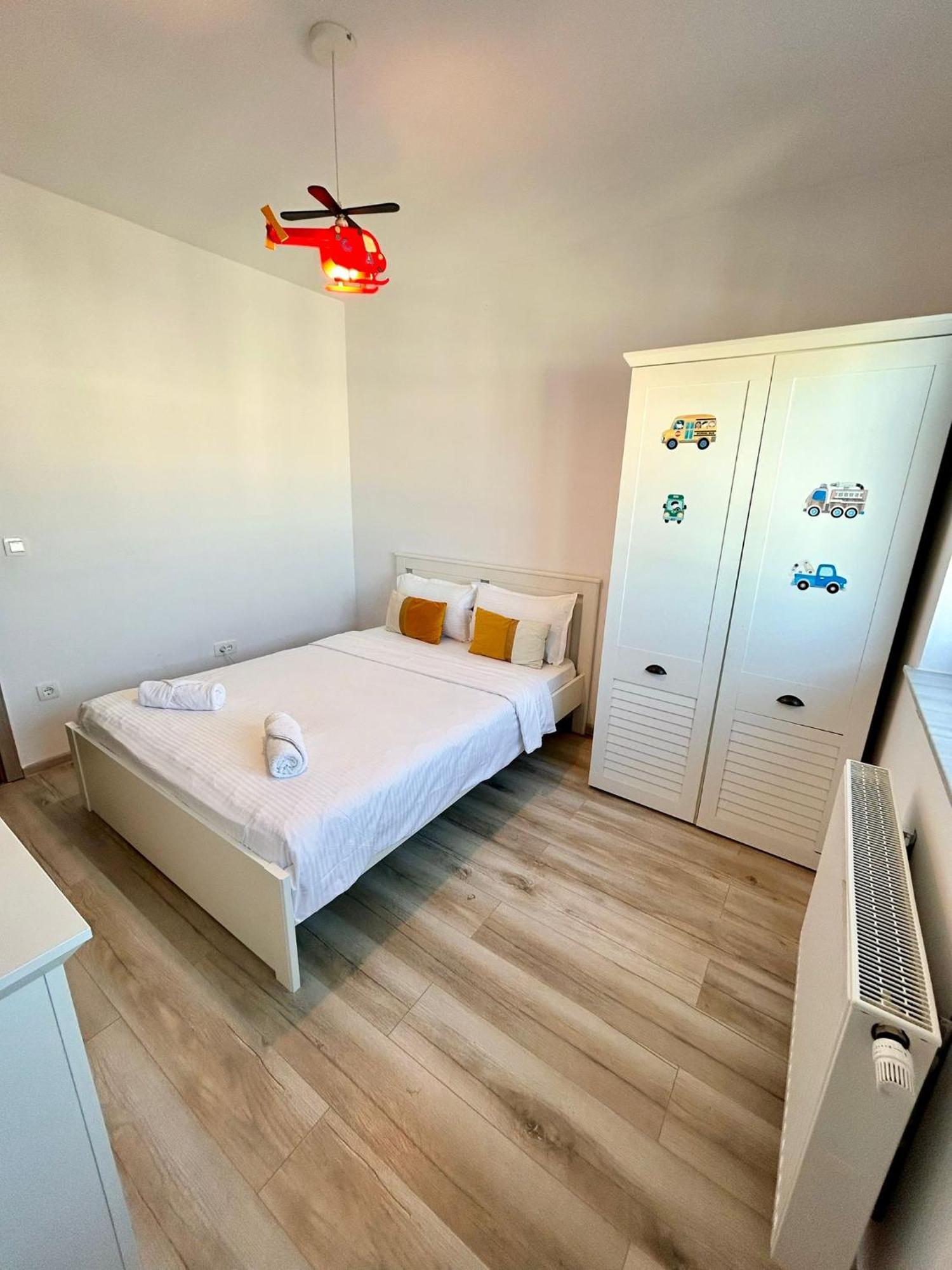 Jad - Luxury 3 Rooms & 2 Rooms Apartments In Kasper, Near Coresi Mall บราชอฟ ภายนอก รูปภาพ